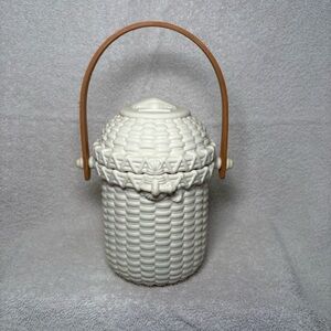Retired PartyLite Nantucket Seashell Basket Tea Lite Jar Candle Holder